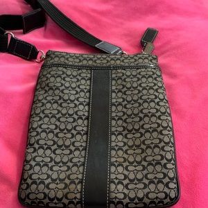 Vintage Coach logo crossbody messenger bag